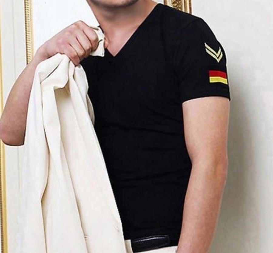 Men's Slim Fit Tee Shirt with Army Badge